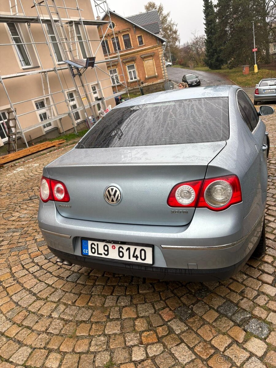 VOLKSWAGEN PASSAT B6 2.0 FSI - 7