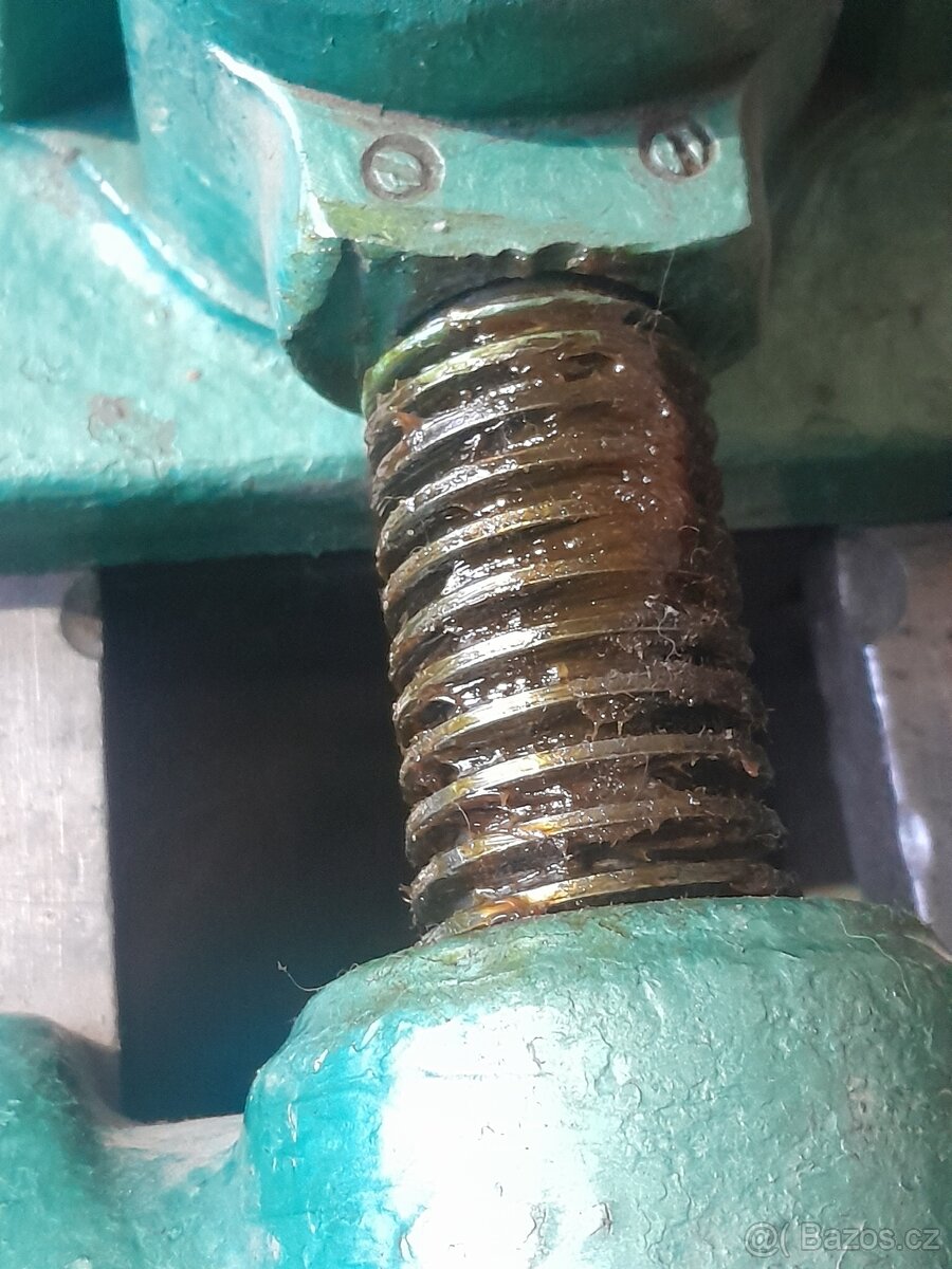 Masivní strojní svěrák 250mm Odpočet DPH - 7