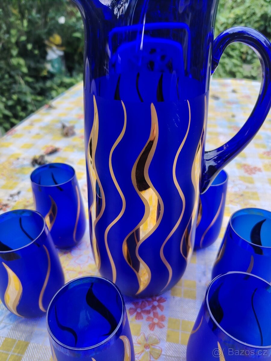 Modrý skleněný džbán a 6 skleniček - 7
