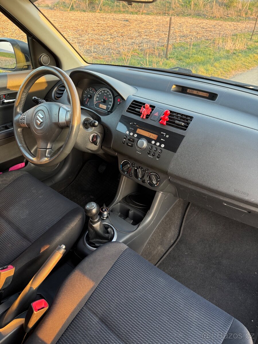 Suzuki SWIFT 1,3 4x4 - 7