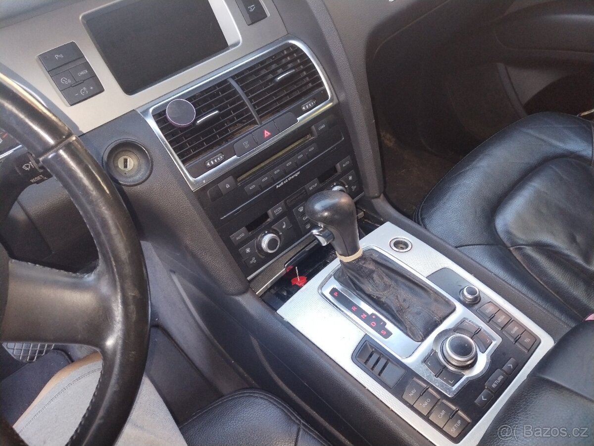 Q7 3,0 TDI - 7