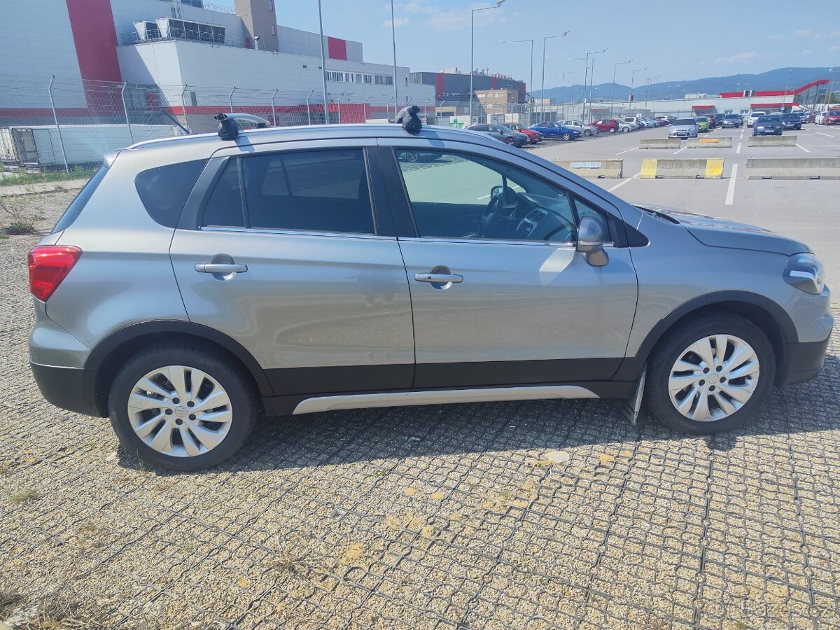 Suzuki SX4 S-CROSS 1,6 diesel 4x4 rok 2017 - 7