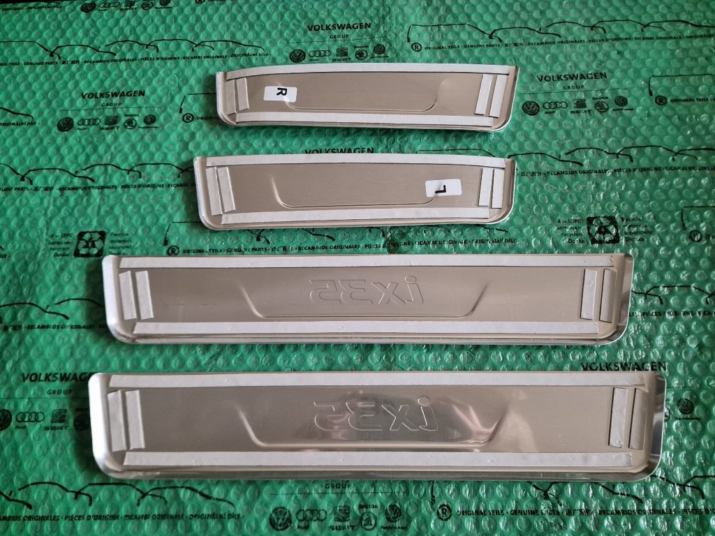 dekorativní ozdobné a ochranné lišty prahu Hyundai ix35 2S45 - 7