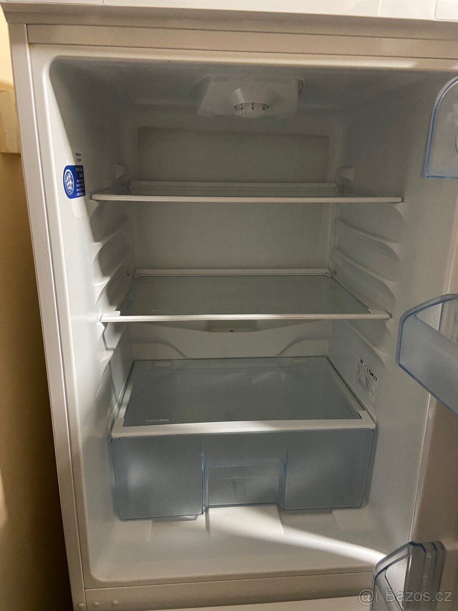 Kombinovaná lednice Beko - 7