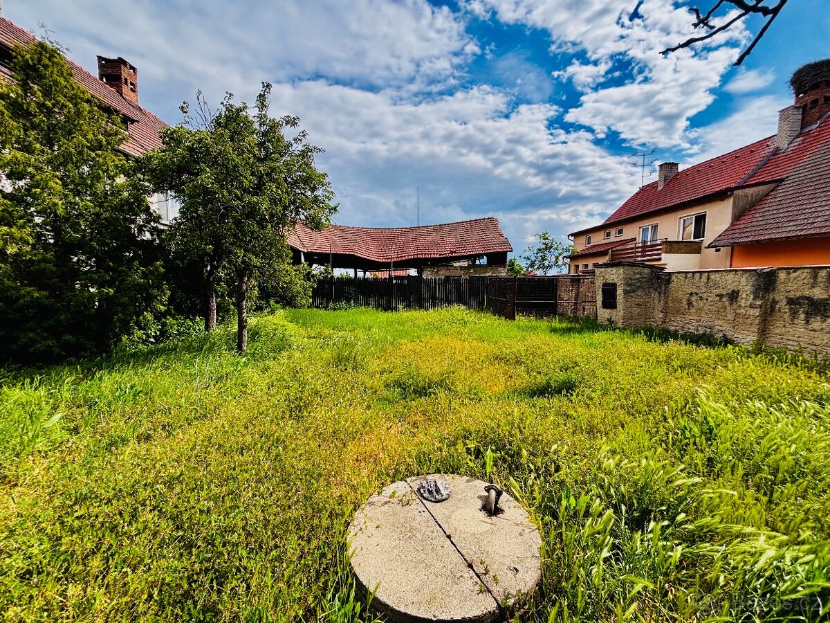 PASOHLÁVKY - rodinný dům 230m2 se stavebním pozemkem 1069m2 - 7