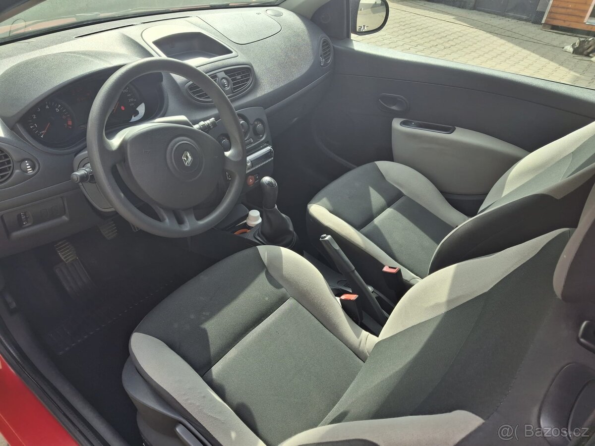 Renault Clio - 7