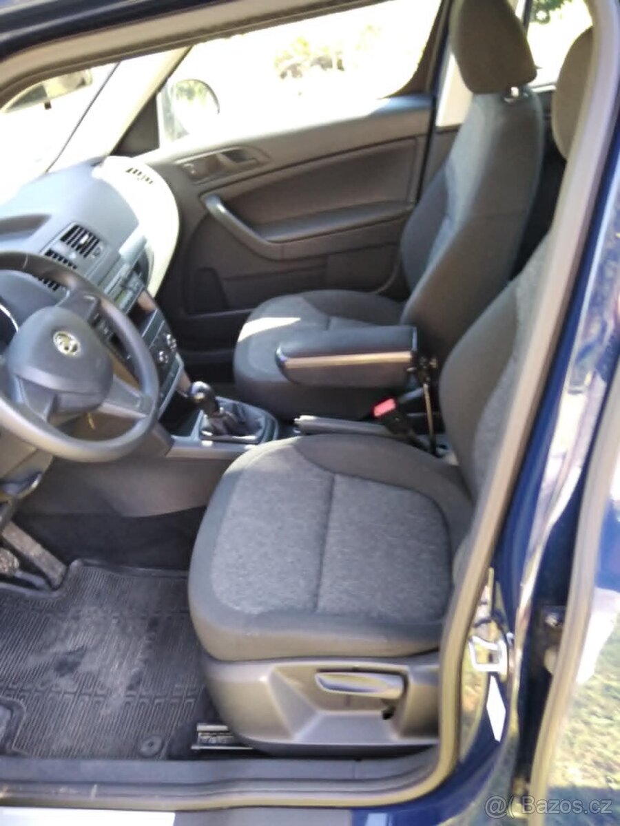 Škoda Yeti 1.2 TSI 77 Kw NEHAVAROVANÉ 1 MAJITEL - 7
