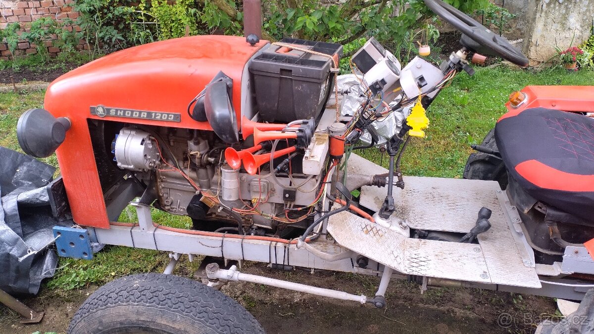 Malotraktor domácí výroby s vozíkem - 7