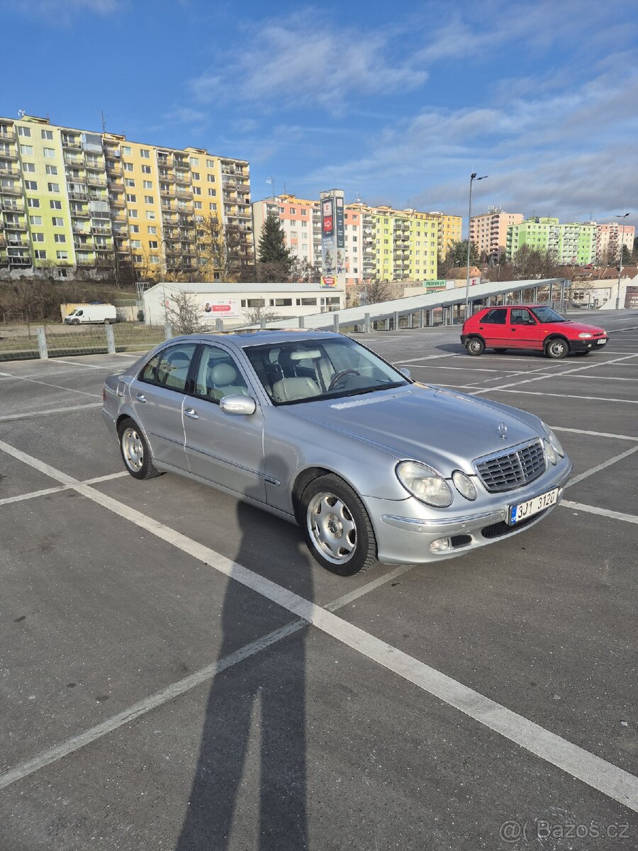 Mercedes-Benz W211 E 220 CDI - 7