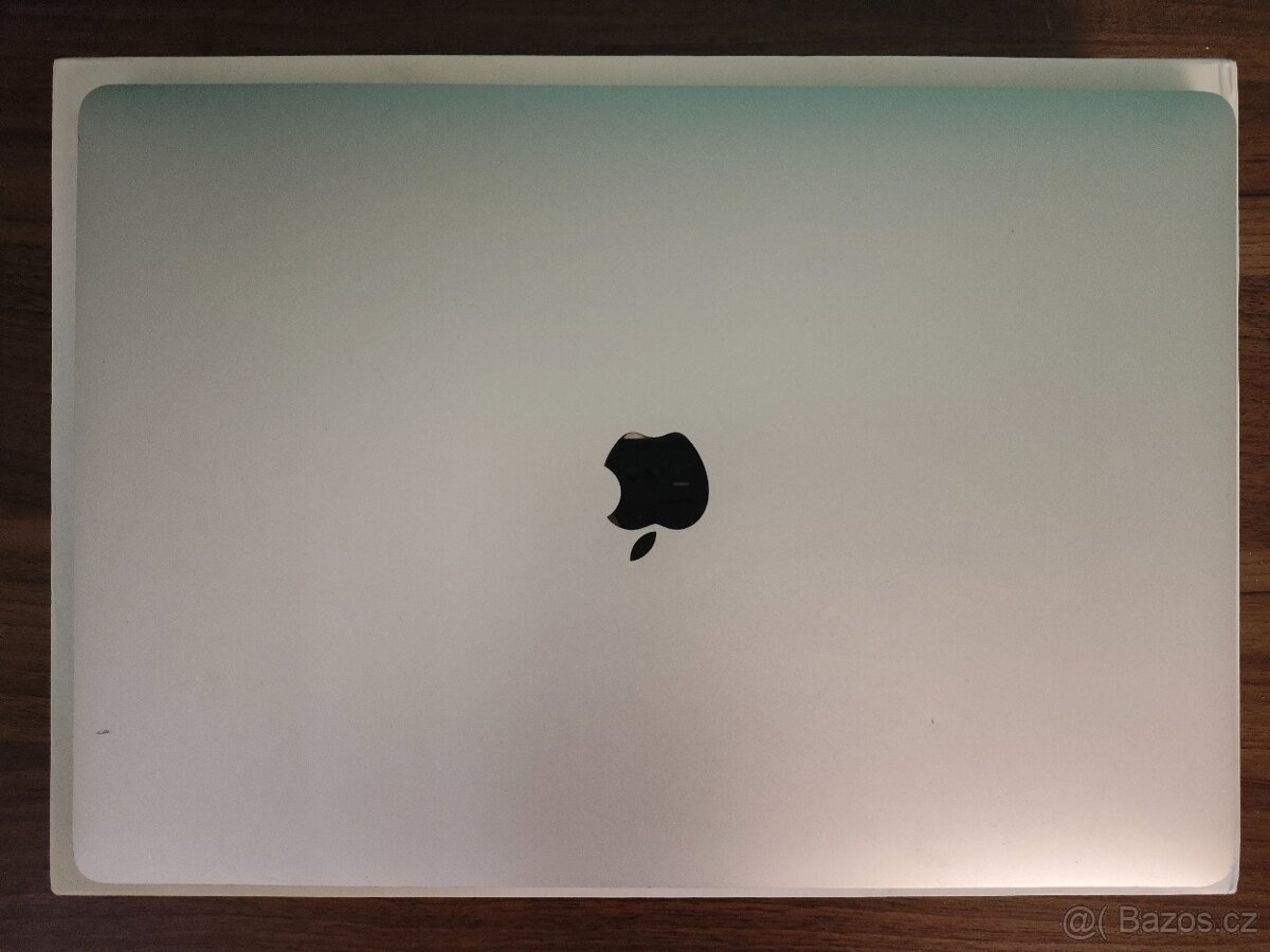 MacBook Pro 15 2016 | i7 • 16GB • 256GB SSD - 7