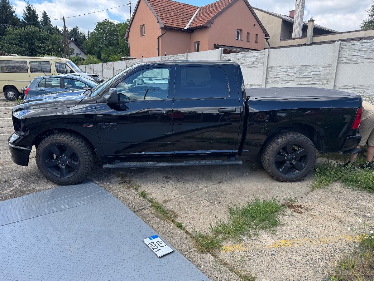 Ram 5,7 rok 2023 - 7