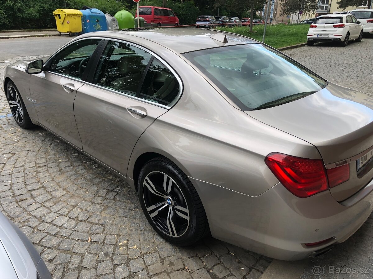 BMW 740d xDrive F01 - 7