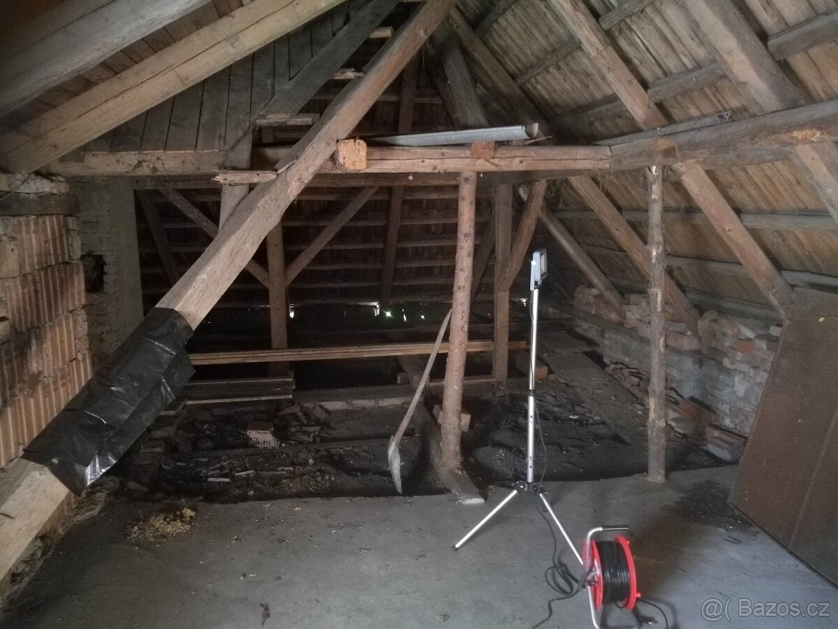 Rodinný dvougenerační dům (4+1) a (1+1) + dílna/garáž - 7