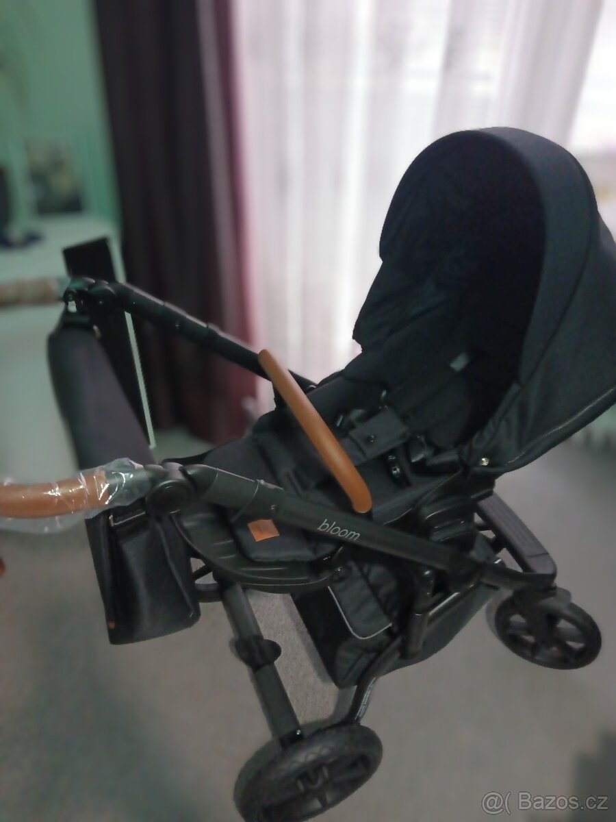 Kombinovaný kočárek Roan Bloom - 7