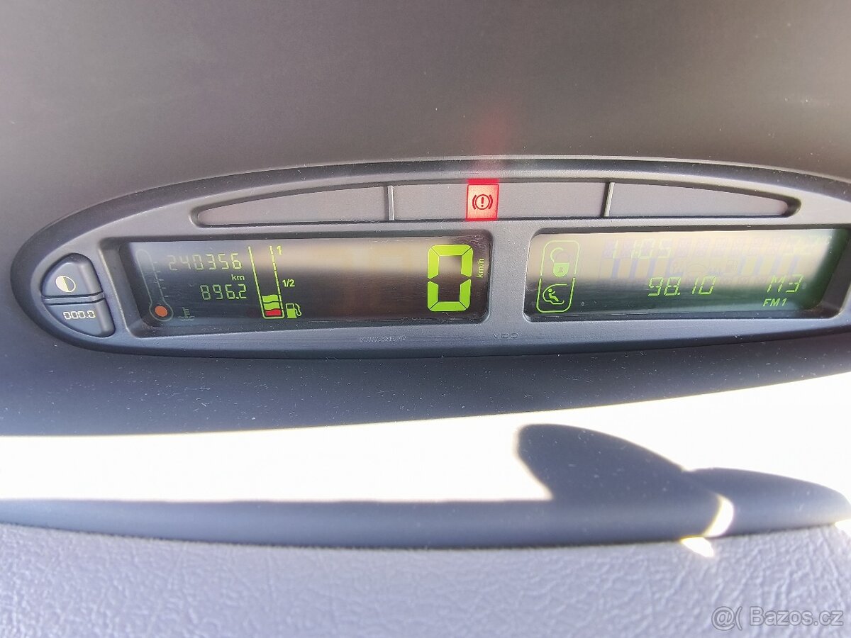 CITROEN XSARA PICASSO 1,8 i - 7