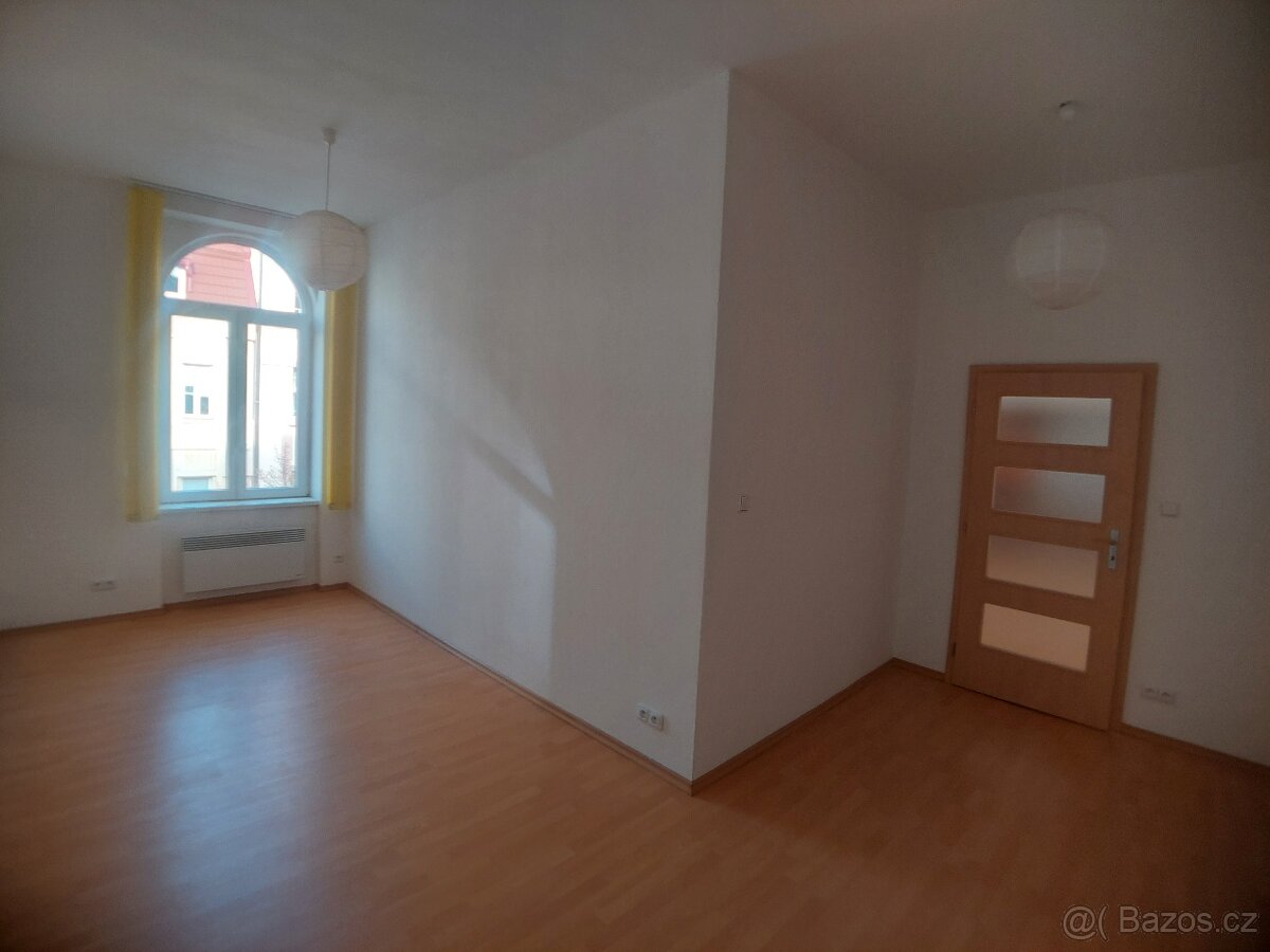 Pronájem bytu 3+1, 98 m2 v centru Tábora - 7