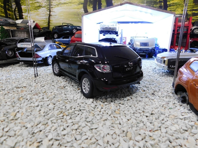 model auta Mazda CX7 1:18 čierna farba - 7