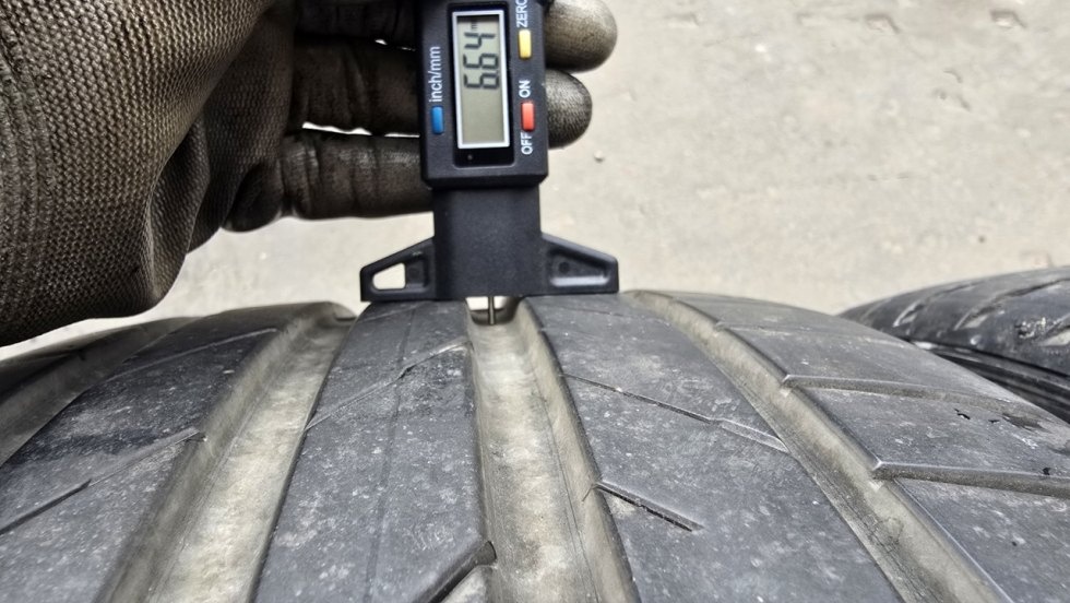 Letní pneumatiky 235/40/19 Hankook - 7