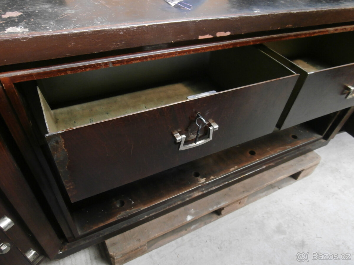 Trezor starý železobetonový zlatnický pult za 11.000 kč - 7