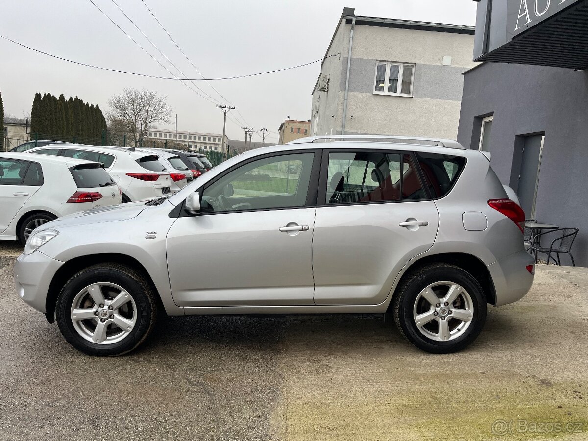 Toyota Rav4 2.2 D-4D 4x4 = Uzávierk, Bez korozie, = - 7