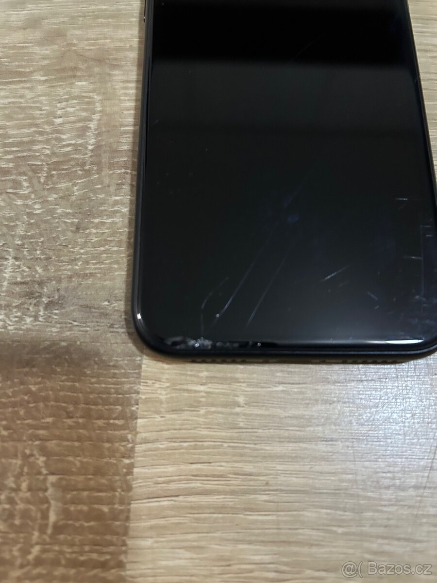 Iphone XR 128GB s příslušenstvím - 7