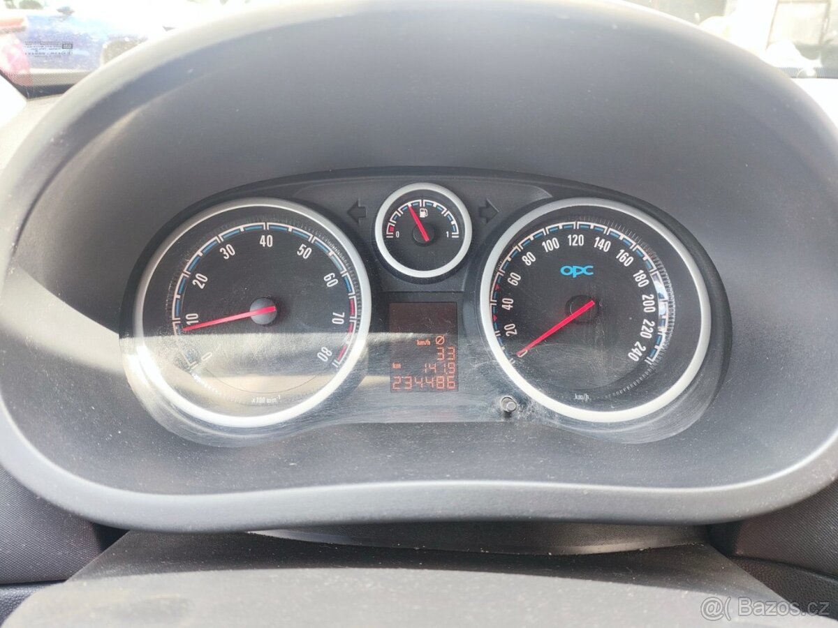 Opel Corsa 1.6 Turbo OPC - 7