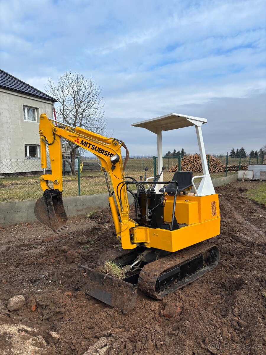 Japonský minibagr 1.5t Mitsubishi, velmi dobrý stav - 7