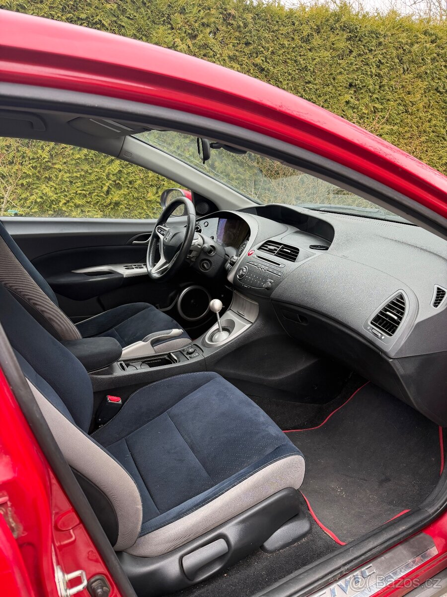 Honda Civic 8g 1.8ivtec - 7
