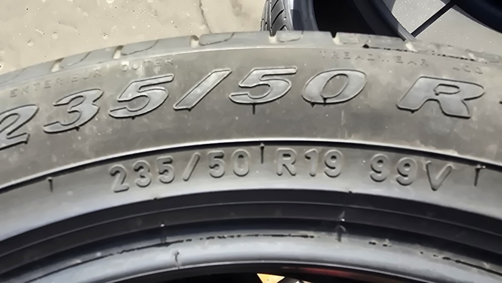 Letní pneu 235/50/19 Pirelli - 7
