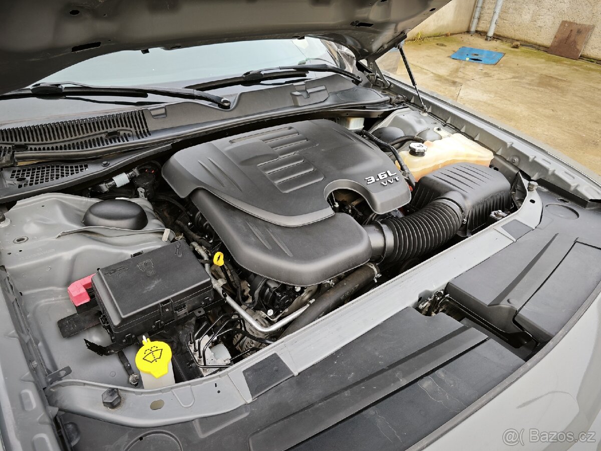 Dodge Challenger - 7