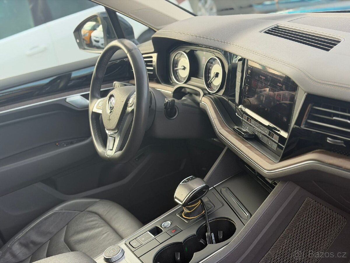 Volkswagen Touareg V6 3.0 TDI – 2019
170 kW 4x4 - 7