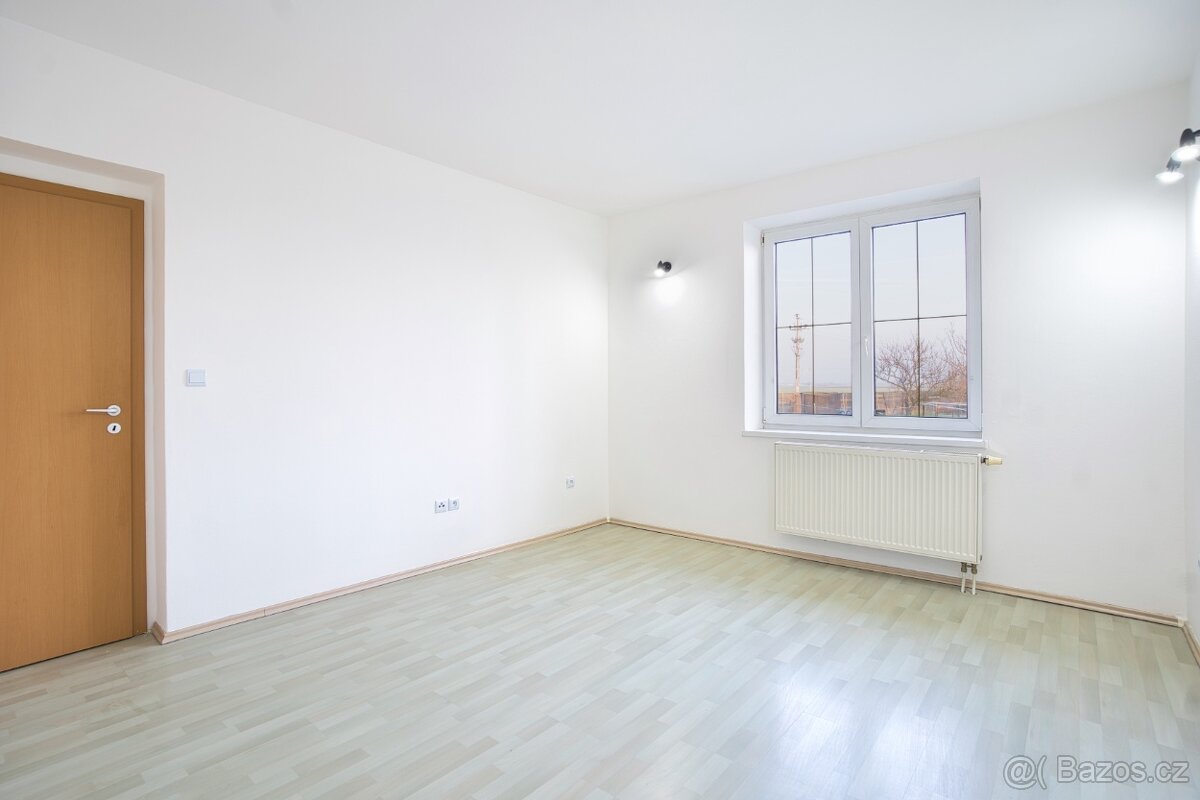 Troubky RD 7+2 240m2, zahrada 800m2 - 7