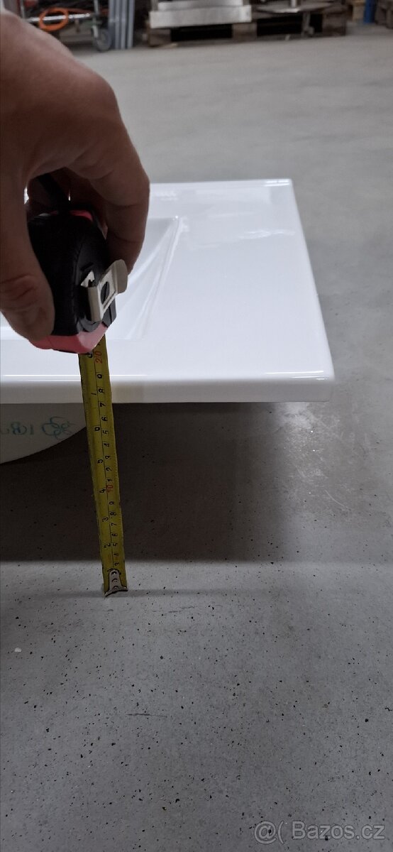 Nové bílé umyvadlo na skříňku 70x45 - 7