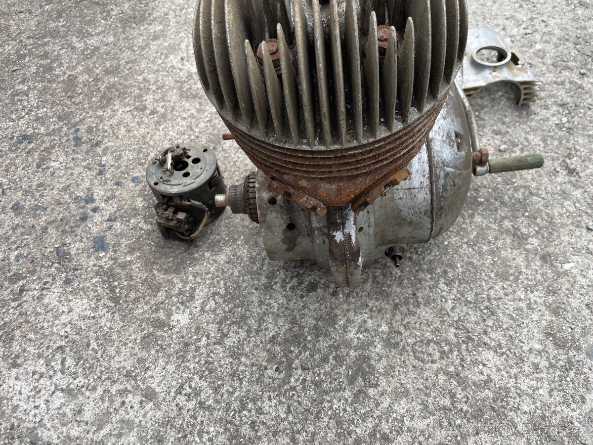 Motor Jawa 250/590 panelka - 7