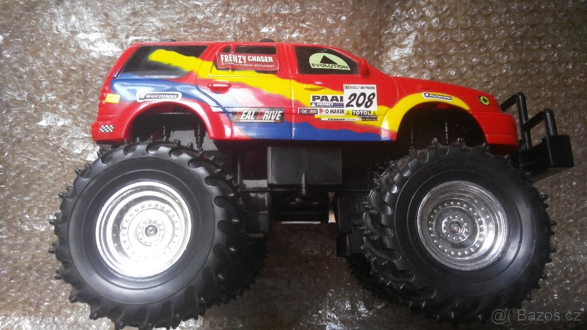 Postýlka pro panenku, RC auticka - dalkove ovladani - 7