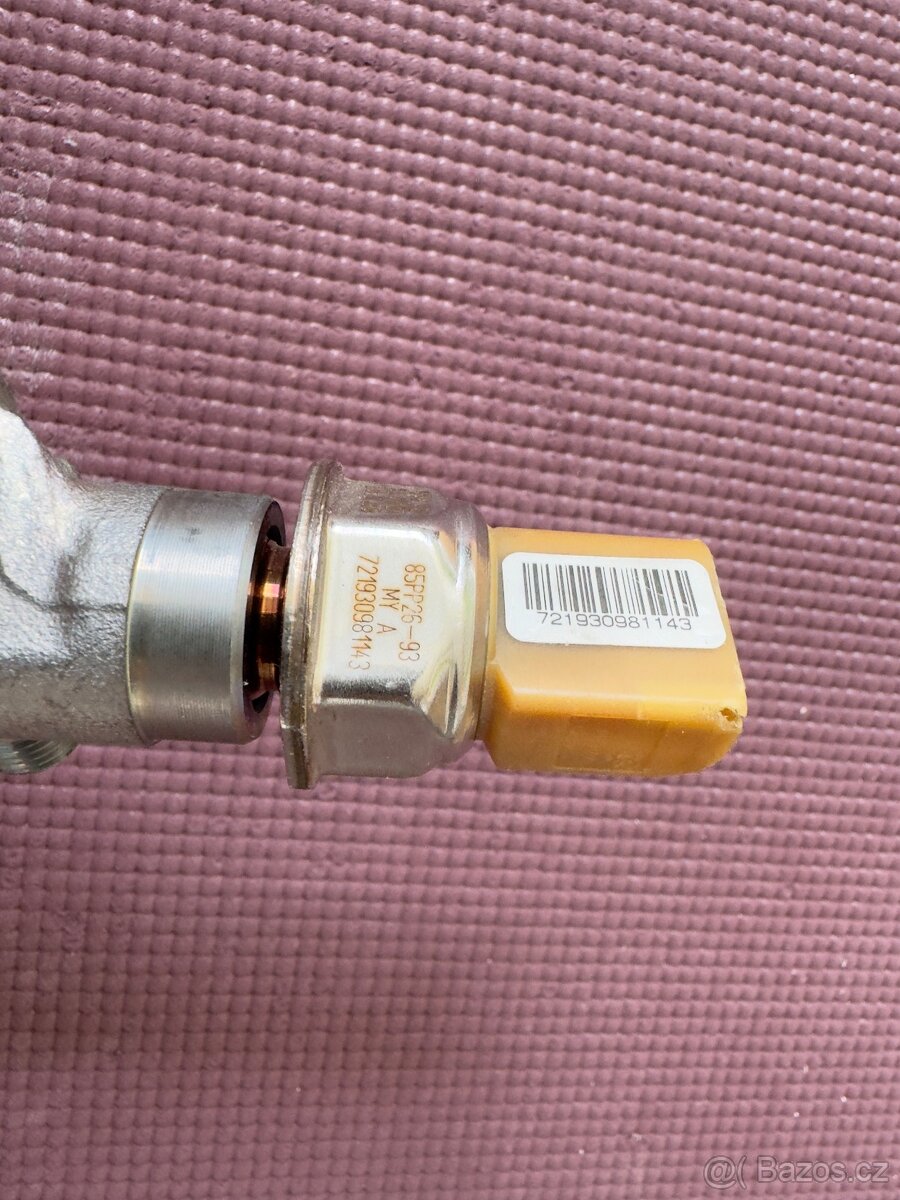 Vstřikovací lišta 03L130089J 2.0 TDI nová - 7