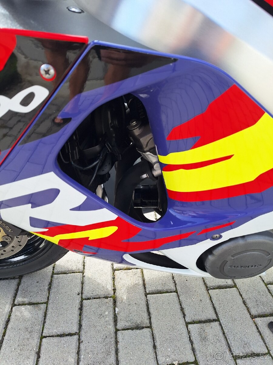 Honda cbr 900rr sc33 - 7