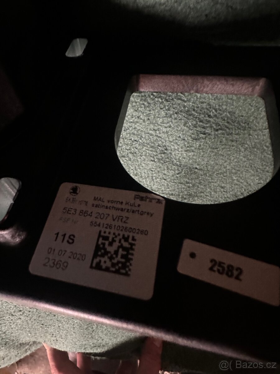 Loketní opěrka originál Octavia 4 - 7