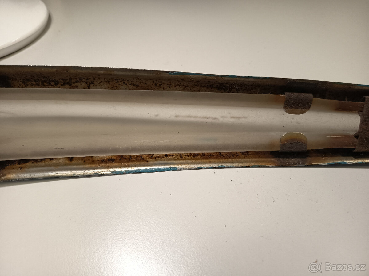 Ozdobná lišta na kapotu 1201 - 7