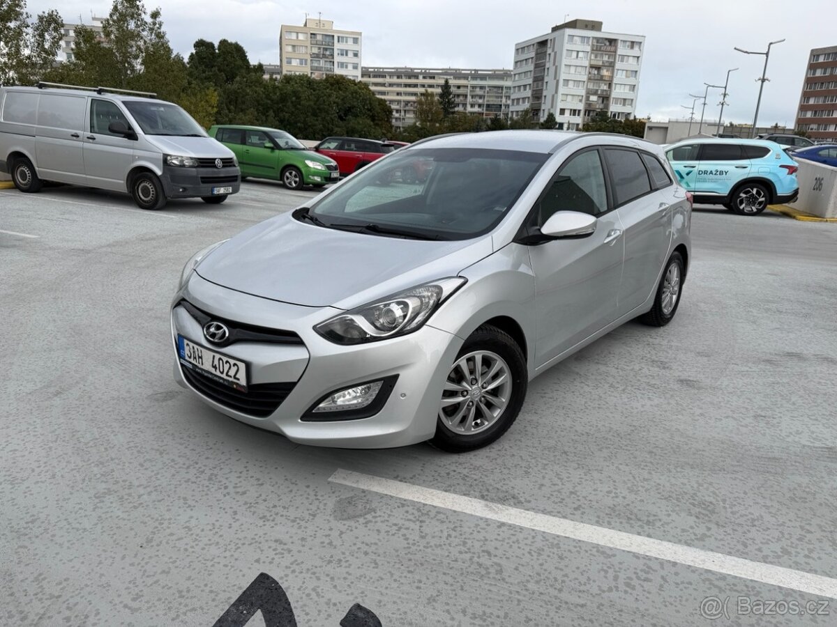 Hyundai i30 1.6 CRDi/81kW Trikolor - 7