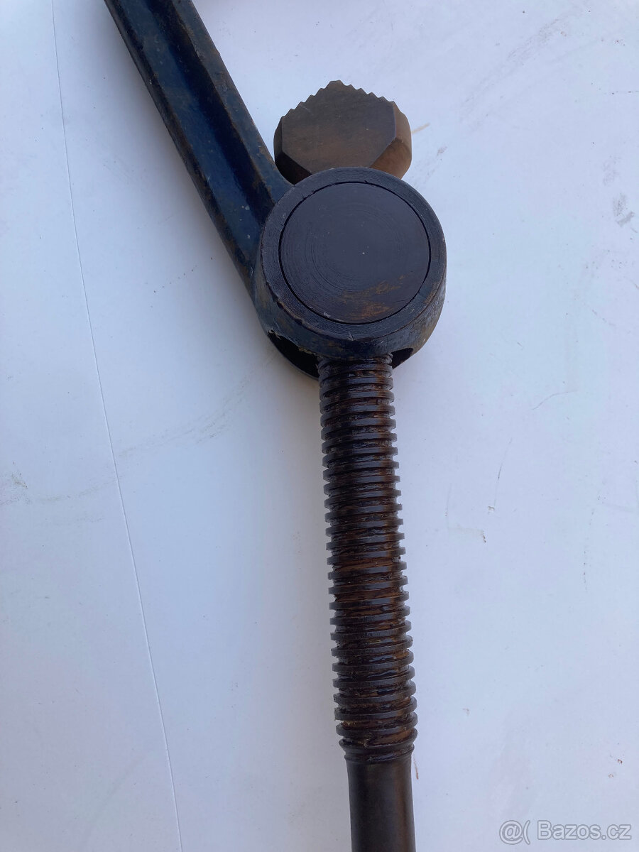 Hasák kloubový velký starý za 600 kč. - 7