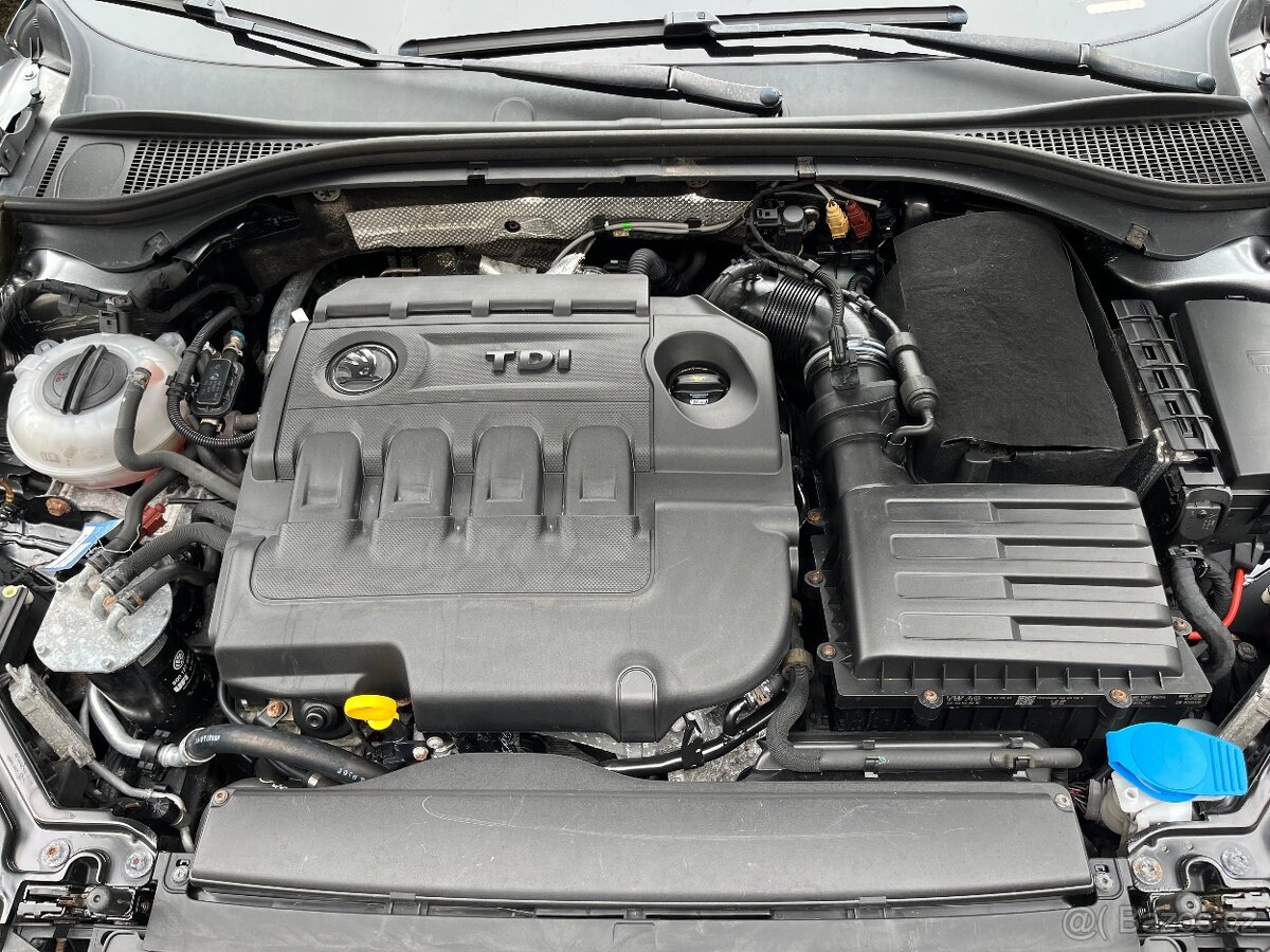 SUPERB 3 2.0TDI 140kw MAX VÝBAVA PANORAMA TOP STAV - 7