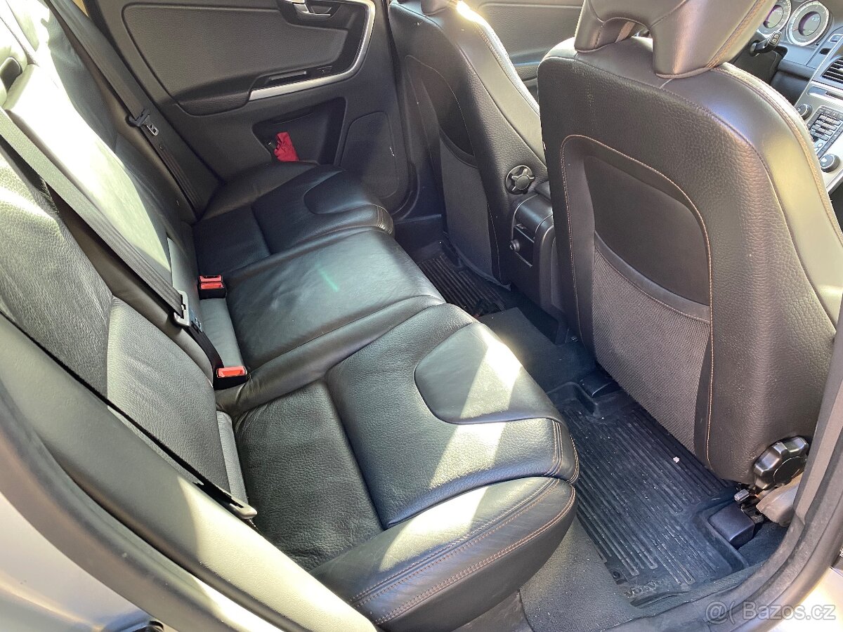 Volvo XC60, Volvo XC60 2,4 D5 AWD - 7