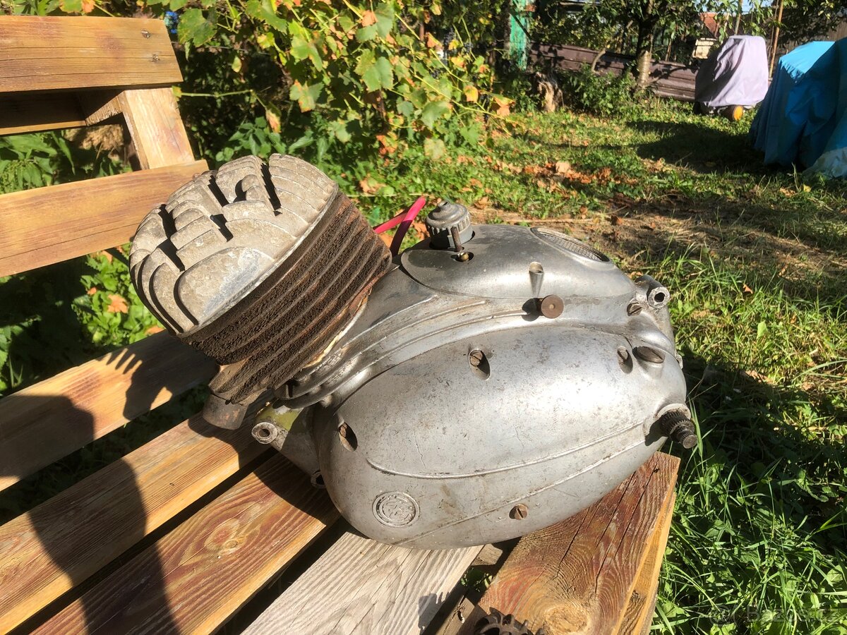 Motor ČZ 150c - 7