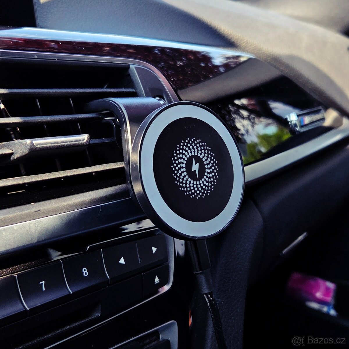 Magnetická nabíječka do auta - 7