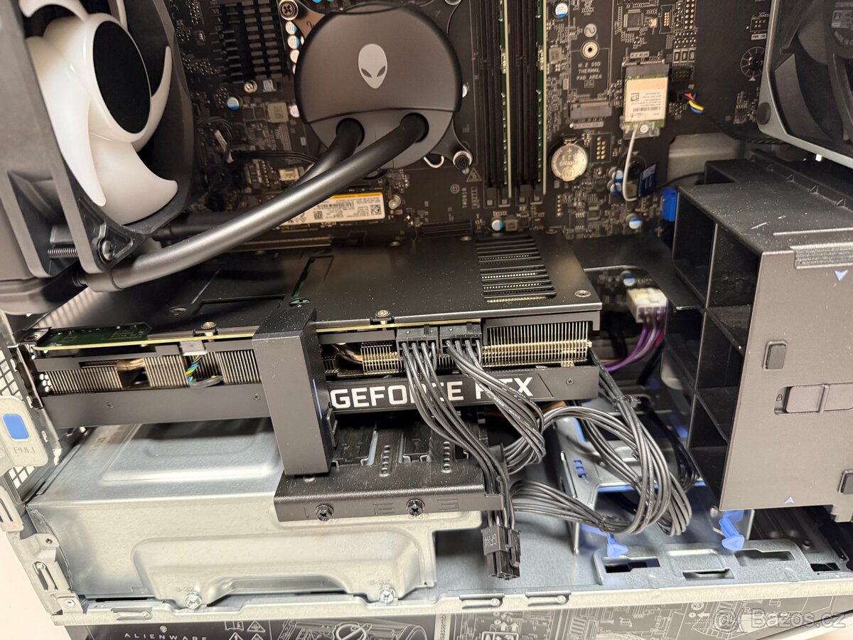 Herní počítač Dell Alienware Aurora R13 - 7