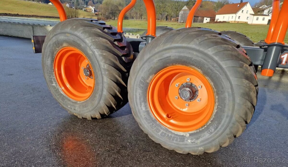 Vyvažecí vlek vyvažečka, vývozka MTM 10T Ruka 6.6m - 7