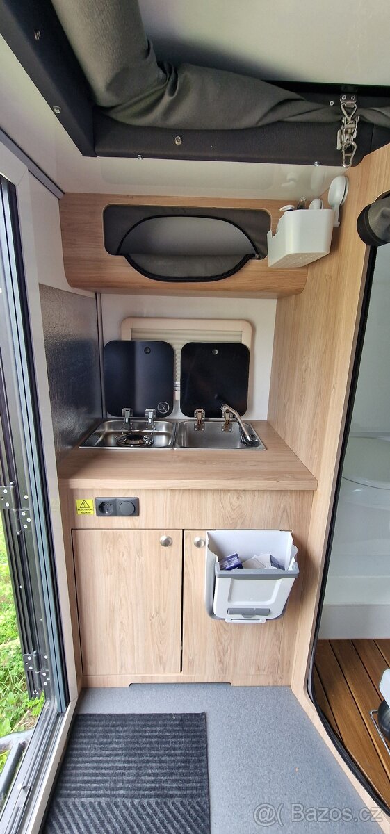 Pronájem karavanu - 750kg skupina B - WC, sprcha , kuchyň - 7