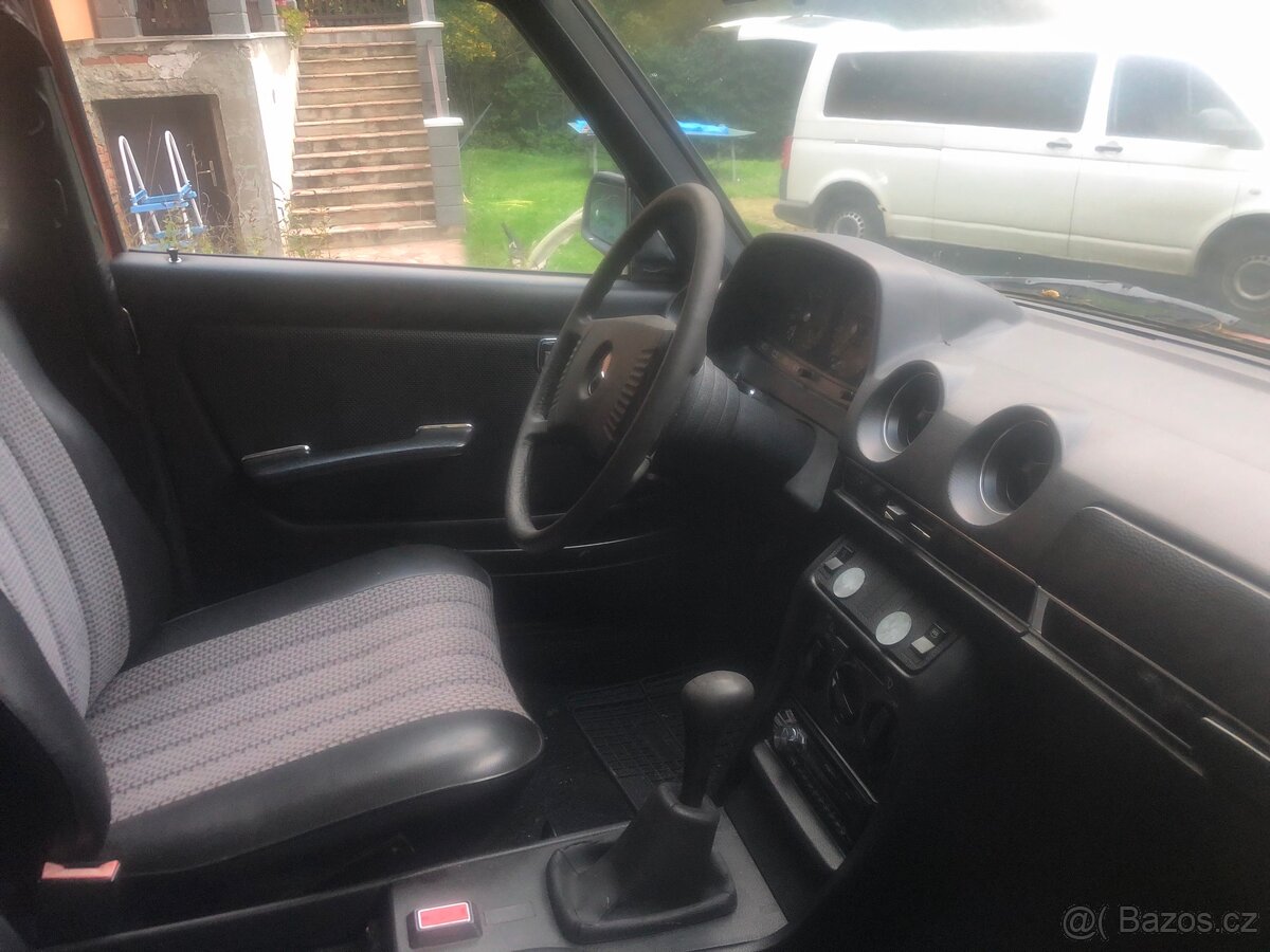 Mercedes-Benz 123 240D - 7
