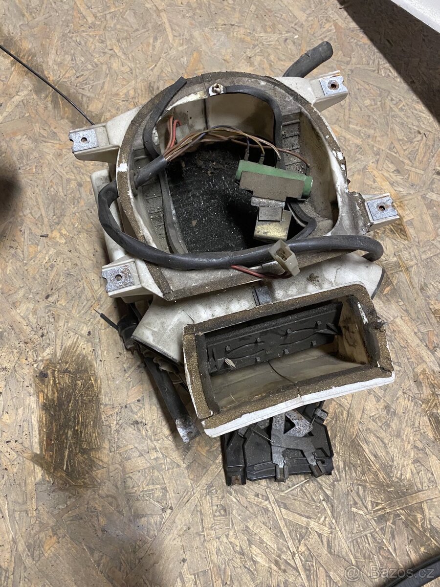 Díly Porsche 944 - 7